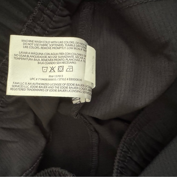 Eddie Bauer Women's Rapid Capri in Black. MSRP $64 - Picture 15 of 15